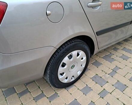 Серый Шкода Фабия, объемом двигателя 1.6 л и пробегом 188 тыс. км за 5450 $, фото 38 на Automoto.ua