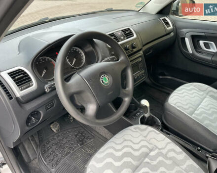 Сірий Шкода Фабія, об'ємом двигуна 1.6 л та пробігом 222 тис. км за 5888 $, фото 28 на Automoto.ua