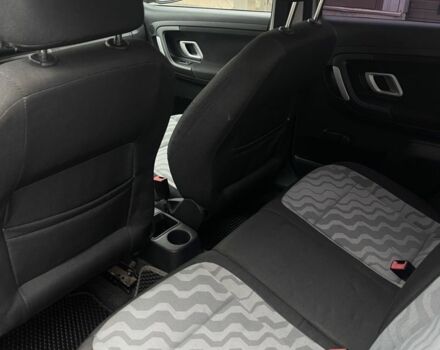 Серый Шкода Фабия, объемом двигателя 1.4 л и пробегом 194 тыс. км за 4400 $, фото 12 на Automoto.ua