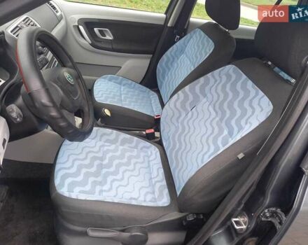 Серый Шкода Фабия, объемом двигателя 1.4 л и пробегом 239 тыс. км за 4950 $, фото 25 на Automoto.ua