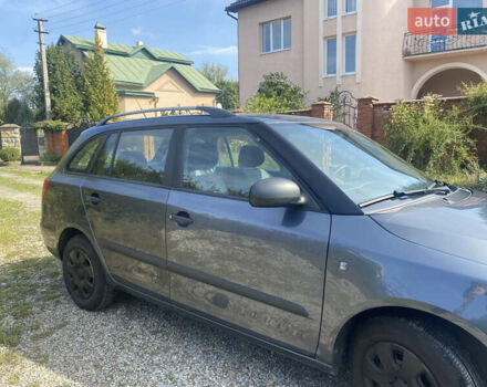 Серый Шкода Фабия, объемом двигателя 1.39 л и пробегом 189 тыс. км за 5000 $, фото 3 на Automoto.ua