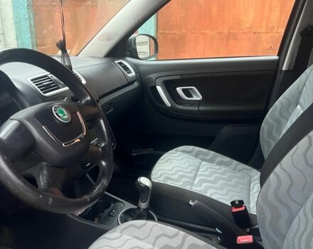 Сірий Шкода Фабія, об'ємом двигуна 0 л та пробігом 221 тис. км за 5200 $, фото 4 на Automoto.ua