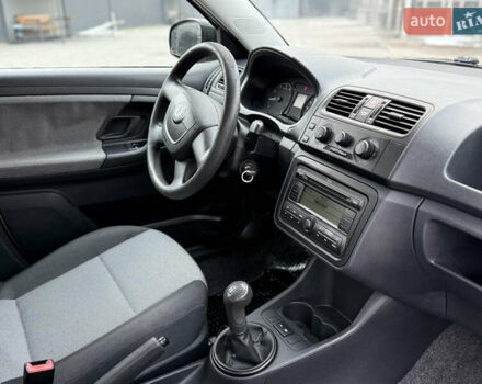 Сірий Шкода Фабія, об'ємом двигуна 1.2 л та пробігом 180 тис. км за 5300 $, фото 9 на Automoto.ua