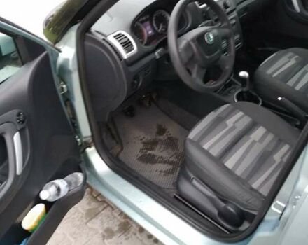 Сірий Шкода Фабія, об'ємом двигуна 1.6 л та пробігом 370 тис. км за 4999 $, фото 6 на Automoto.ua