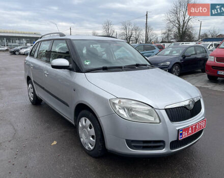 Серый Шкода Фабия, объемом двигателя 1.4 л и пробегом 196 тыс. км за 5600 $, фото 6 на Automoto.ua