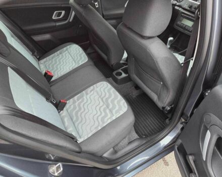 Серый Шкода Фабия, объемом двигателя 1.4 л и пробегом 174 тыс. км за 6550 $, фото 17 на Automoto.ua