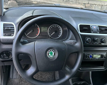 Шкода Фабия 2009 в Золотоноше на Automoto.ua Серый Шкода Фабия, объемом двигателя 1.39 л и пробегом 225 тыс. км за 6150 $, фото 38 на Automoto.ua