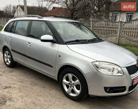 Серый Шкода Фабия, объемом двигателя 1.6 л и пробегом 239 тыс. км за 6750 $, фото 3 на Automoto.ua