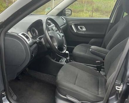 Серый Шкода Фабия, объемом двигателя 1.6 л и пробегом 187 тыс. км за 6570 $, фото 9 на Automoto.ua