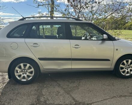 Серый Шкода Фабия, объемом двигателя 1.4 л и пробегом 240 тыс. км за 4800 $, фото 5 на Automoto.ua