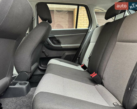 Серый Шкода Фабия, объемом двигателя 1.39 л и пробегом 240 тыс. км за 5400 $, фото 33 на Automoto.ua