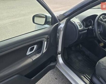 Сірий Шкода Фабія, об'ємом двигуна 1.6 л та пробігом 220 тис. км за 6000 $, фото 5 на Automoto.ua