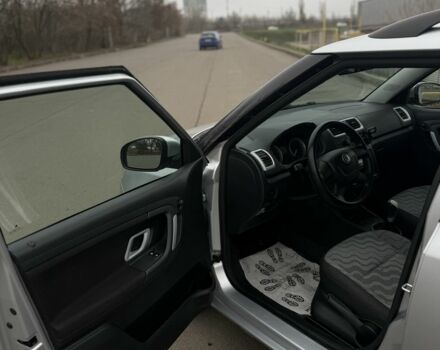 Серый Шкода Фабия, объемом двигателя 1.2 л и пробегом 218 тыс. км за 4000 $, фото 5 на Automoto.ua