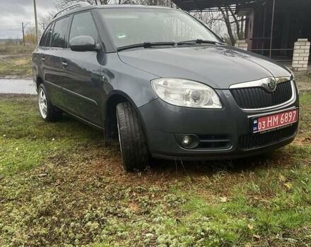 Серый Шкода Фабия, объемом двигателя 1.6 л и пробегом 187 тыс. км за 6570 $, фото 1 на Automoto.ua