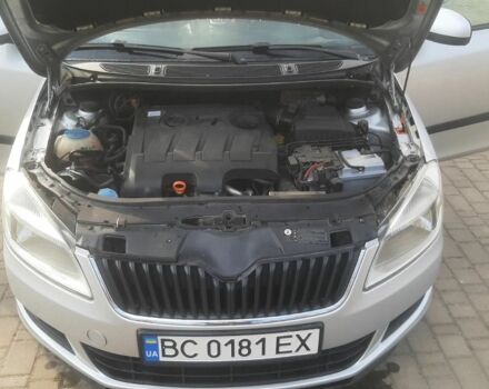 Шкода Фабія 2010 у Яворове на Automoto.ua Сірий Шкода Фабія, об'ємом двигуна 1.6 л та пробігом 240 тис. км за 5500 $, фото 4 на Automoto.ua