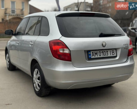 Серый Шкода Фабия, объемом двигателя 1.4 л и пробегом 240 тыс. км за 3999 $, фото 8 на Automoto.ua