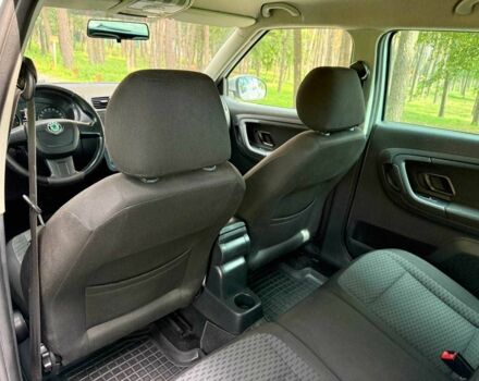 Серый Шкода Фабия, объемом двигателя 1.2 л и пробегом 147 тыс. км за 7400 $, фото 17 на Automoto.ua