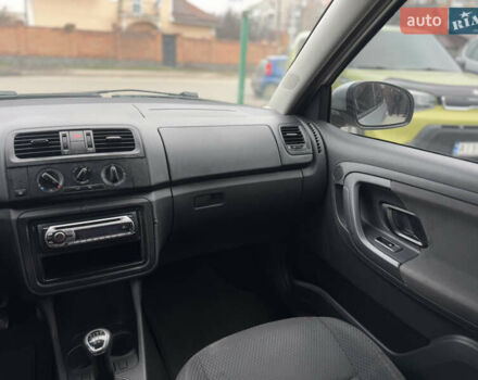 Серый Шкода Фабия, объемом двигателя 1.4 л и пробегом 240 тыс. км за 3999 $, фото 14 на Automoto.ua