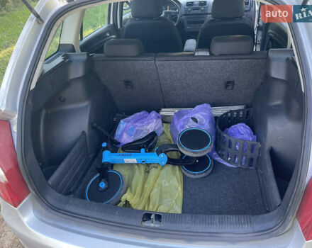 Серый Шкода Фабия, объемом двигателя 1.6 л и пробегом 215 тыс. км за 5750 $, фото 3 на Automoto.ua