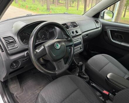 Серый Шкода Фабия, объемом двигателя 1.2 л и пробегом 147 тыс. км за 7400 $, фото 9 на Automoto.ua