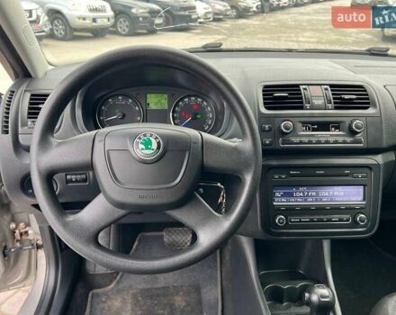 Серый Шкода Фабия, объемом двигателя 1.2 л и пробегом 208 тыс. км за 6990 $, фото 22 на Automoto.ua