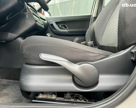 Серый Шкода Фабия, объемом двигателя 1.2 л и пробегом 208 тыс. км за 6990 $, фото 19 на Automoto.ua