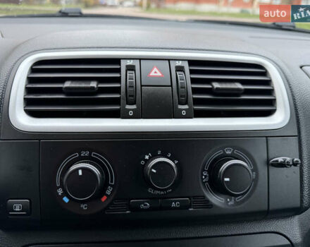 Серый Шкода Фабия, объемом двигателя 0 л и пробегом 170 тыс. км за 6000 $, фото 20 на Automoto.ua