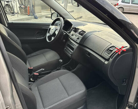 Сірий Шкода Фабія, об'ємом двигуна 1.2 л та пробігом 206 тис. км за 7200 $, фото 12 на Automoto.ua