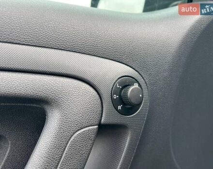 Серый Шкода Фабия, объемом двигателя 1.2 л и пробегом 208 тыс. км за 6990 $, фото 16 на Automoto.ua