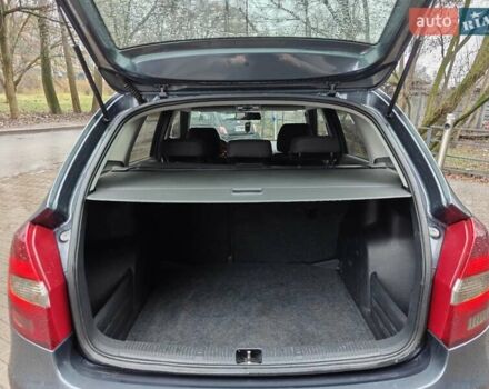 Серый Шкода Фабия, объемом двигателя 1.6 л и пробегом 276 тыс. км за 6150 $, фото 2 на Automoto.ua