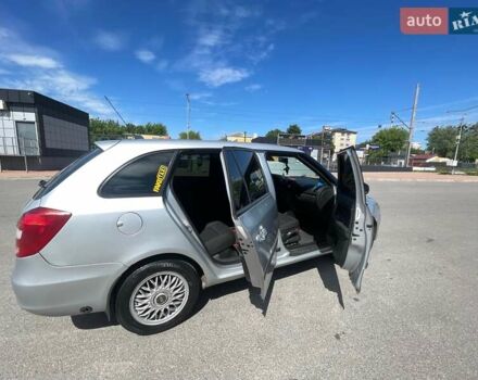 Серый Шкода Фабия, объемом двигателя 1.4 л и пробегом 470 тыс. км за 4744 $, фото 2 на Automoto.ua