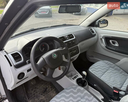 Сірий Шкода Фабія, об'ємом двигуна 1.39 л та пробігом 160 тис. км за 4000 $, фото 9 на Automoto.ua
