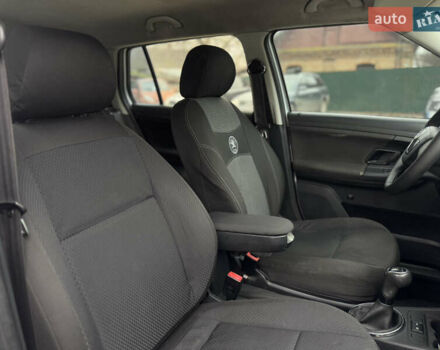 Серый Шкода Фабия, объемом двигателя 1.4 л и пробегом 240 тыс. км за 3999 $, фото 23 на Automoto.ua