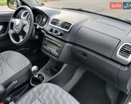 Серый Шкода Фабия, объемом двигателя 1.39 л и пробегом 175 тыс. км за 5900 $, фото 26 на Automoto.ua