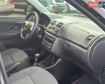 Сірий Шкода Фабія, об'ємом двигуна 1.2 л та пробігом 299 тис. км за 5300 $, фото 7 на Automoto.ua