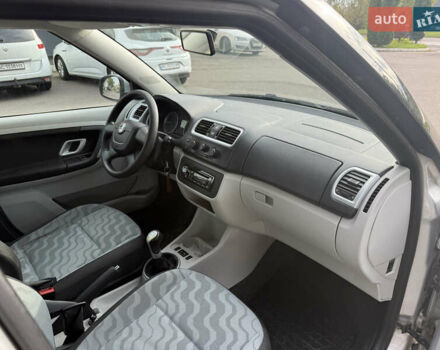 Сірий Шкода Фабія, об'ємом двигуна 1.39 л та пробігом 160 тис. км за 4000 $, фото 15 на Automoto.ua