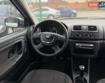 Серый Шкода Фабия, объемом двигателя 1.4 л и пробегом 240 тыс. км за 3999 $, фото 13 на Automoto.ua