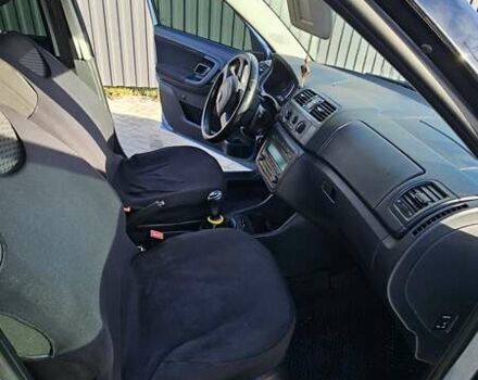 Серый Шкода Фабия, объемом двигателя 1.6 л и пробегом 202 тыс. км за 5200 $, фото 4 на Automoto.ua