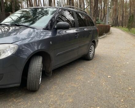 Сірий Шкода Фабія, об'ємом двигуна 1.4 л та пробігом 220 тис. км за 5800 $, фото 1 на Automoto.ua