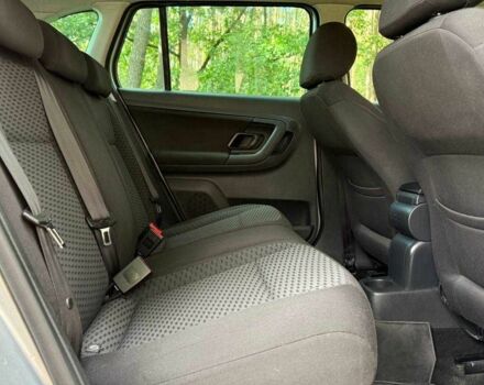 Серый Шкода Фабия, объемом двигателя 1.2 л и пробегом 147 тыс. км за 7400 $, фото 19 на Automoto.ua