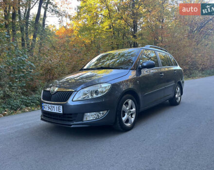 Серый Шкода Фабия, объемом двигателя 1.2 л и пробегом 210 тыс. км за 5750 $, фото 3 на Automoto.ua