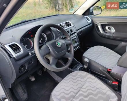 Серый Шкода Фабия, объемом двигателя 1.39 л и пробегом 175 тыс. км за 5900 $, фото 27 на Automoto.ua