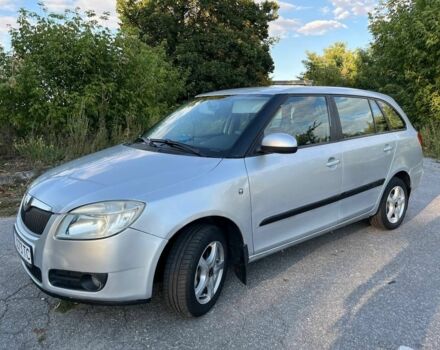 Серый Шкода Фабия, объемом двигателя 1.4 л и пробегом 230 тыс. км за 5200 $, фото 1 на Automoto.ua