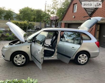 Шкода Фабия 2010 в Виннице на Automoto.ua Серый Шкода Фабия, объемом двигателя 1.4 л и пробегом 110 тыс. км за 6599 $, фото 65 на Automoto.ua
