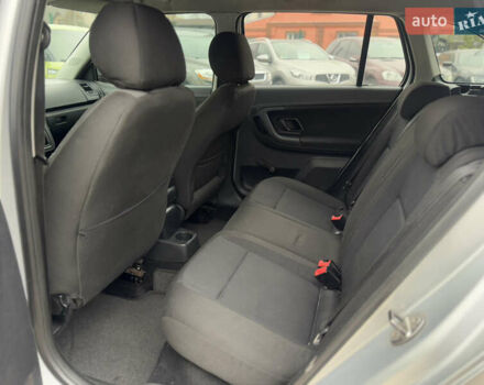 Серый Шкода Фабия, объемом двигателя 1.4 л и пробегом 240 тыс. км за 3999 $, фото 20 на Automoto.ua