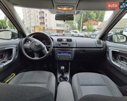 Серый Шкода Фабия, объемом двигателя 1.2 л и пробегом 190 тыс. км за 4450 $, фото 6 на Automoto.ua