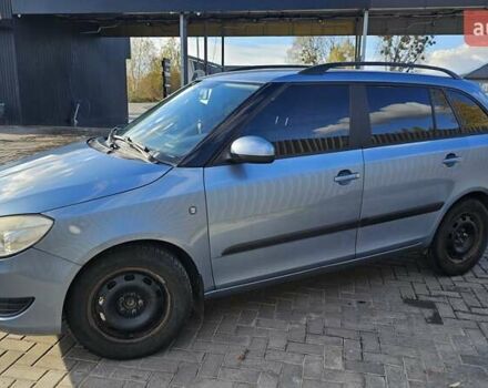 Серый Шкода Фабия, объемом двигателя 1.6 л и пробегом 202 тыс. км за 5200 $, фото 2 на Automoto.ua