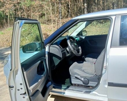 Шкода Фабія 2010 у Яворове на Automoto.ua Сірий Шкода Фабія, об'ємом двигуна 1.6 л та пробігом 240 тис. км за 5500 $, фото 15 на Automoto.ua