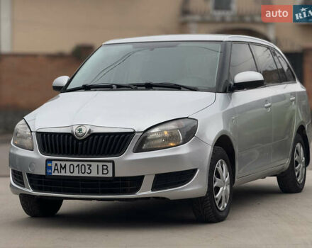 Серый Шкода Фабия, объемом двигателя 1.4 л и пробегом 240 тыс. км за 3999 $, фото 2 на Automoto.ua