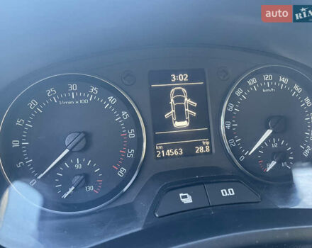 Серый Шкода Фабия, объемом двигателя 1.6 л и пробегом 215 тыс. км за 5750 $, фото 5 на Automoto.ua